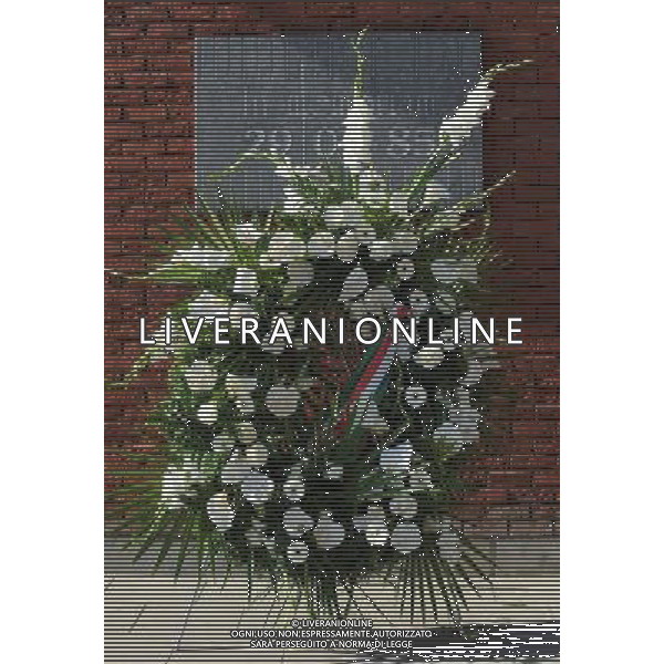 Amichevole Bruxelles - 03.05.2010 Italia-Messico Nella Foto:fiori deposti dalla nazionale azzurra /Ph.Vitez-Ag. Aldo Liverani