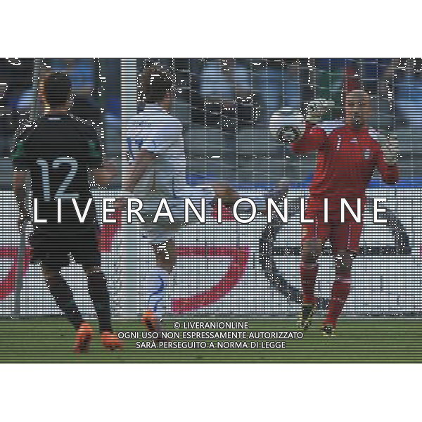 (100604) -- BRUSSELS, June 4, 2010 () -- Mexican goalie Oscar Perez (R) acts during the international friendly soccer match against Italy in Brussels, capital of Belgium, June 3, 2010. Mexico won 2-1. (/Wu Wei)(wll) - Xinhua/Photoshot - Ag. Aldo Liverani sas ITALY ONLY AMICHEVOLE CALCIO ITALIA vs MESSICO A BRUXELLES