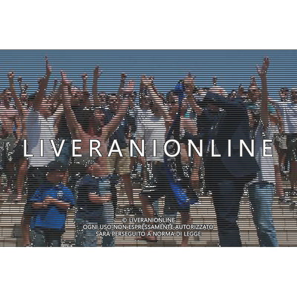 BERGAMO05/06/2010 PRESENTAZIONE DEL NUOVO PRESIDENTE ATALANTA CALCIO ANTONIO PERCASSI NELLA FOTO ANTONIO PERCASSI PRESIDENTE ATALANTA CALCIO SALUTA I TIFOSI E IL CAPO DELLA CURVA GALIMBERTI AG ALDO LIVERANI