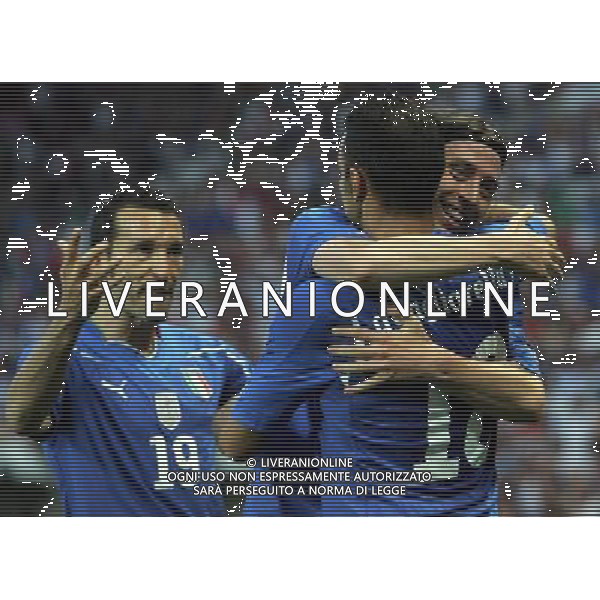 Svizzera - Italia Amichevole Nazionale Pre-mondiale a Ginevra 05/06/2010 nella foto esultanza dopo il gol di fabio quagliarella con riccardo montolivo e gianluca zambrotta ©Luzzani/Agenzia Aldo Liverani Sas