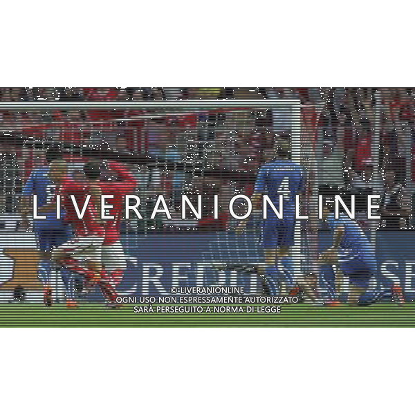 Svizzera - Italia Amichevole Nazionale Pre-mondiale a Ginevra 05/06/2010 nella foto il gol di inler ©Luzzani/Agenzia Aldo Liverani Sas