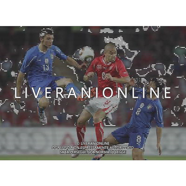 Svizzera - Italia Amichevole Nazionale Pre-mondiale a Ginevra 05/06/2010 nella foto salvatore bocchetti, inler e gattuso gennaro ©Luzzani/Agenzia Aldo Liverani Sas