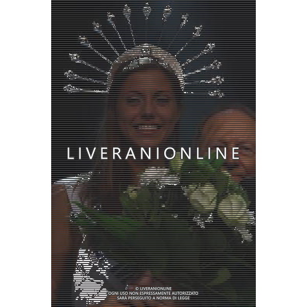ELEZIONE MISS PADANIA 2010 VINCITRICE ELISA MIGLIORATI MILANO - TEATRO ARCIMBOLDI nella foto: ELISA MIGLIORATI con UMBERTO BOSSI FOTO ANTONIO SORANO - AG. ALDO LIVERANI SAS