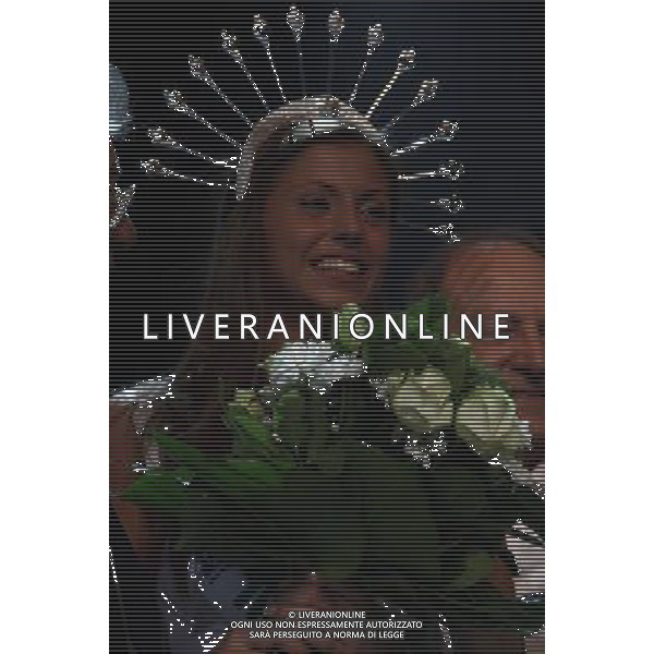 ELEZIONE MISS PADANIA 2010 VINCITRICE ELISA MIGLIORATI MILANO - TEATRO ARCIMBOLDI nella foto: ELISA MIGLIORATI con UMBERTO BOSSI FOTO ANTONIO SORANO - AG. ALDO LIVERANI SAS
