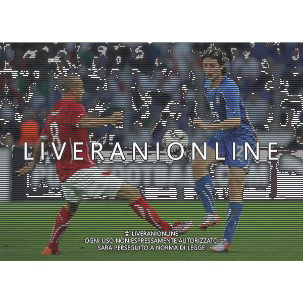 Ginevra (CH) 05-06-2010 Amichevole pre mondiali svizzera-italia 1:1 nella foto riccardo montolivo e gokhan inler ph marco luzzani/ag aldo liverani s.a.s.