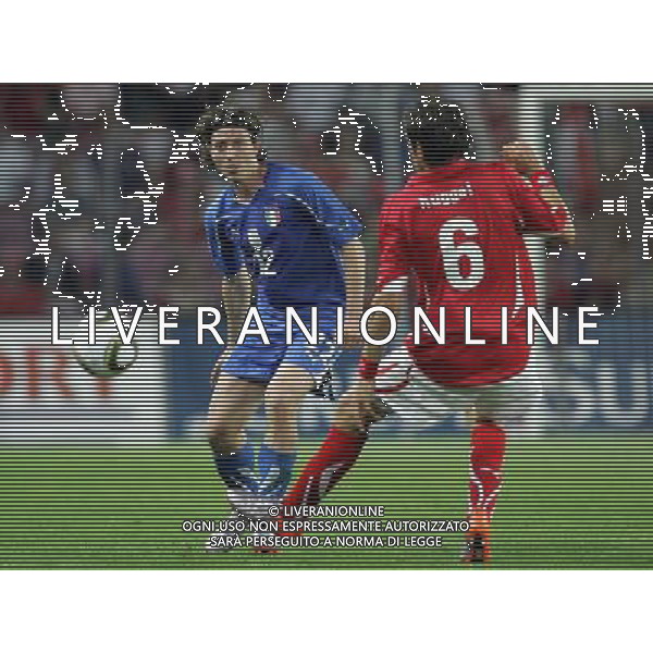 Ginevra (CH) 05-06-2010 Amichevole pre mondiali svizzera-italia 1:1 nella foto riccardo montolivo e benjamin huggel ph marco luzzani/ag aldo liverani s.a.s.