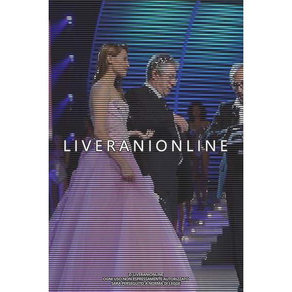ELEZIONE MISS PADANIA 2010 VINCITRICE ELISA MIGLIORATI MILANO - TEATRO ARCIMBOLDI nella foto: LAURA DORA MAZZEI ( MISS PADANIA 2009) - UMBERTO BOSSI FOTO ANTONIO SORANO - AG. ALDO LIVERANI SAS