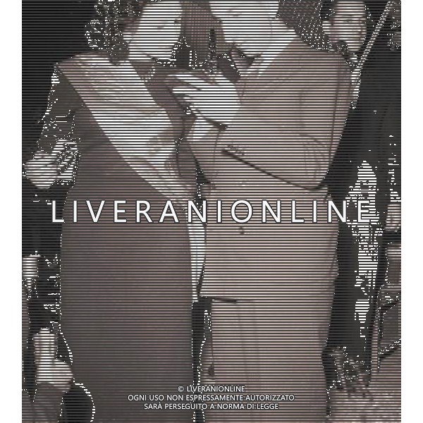 GIORNALISTA ANNI \'50 CON TACCUINO © ARCHIVIO GIOVANNI LIVERANI - AG. ALDO LIVERANI SAS