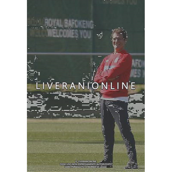 Fabio Capello reacts during training, England Open training session, FIFA World Cup 2010, Royal Bafokeng Sports Campus, Rustenburg, South Africa, Date 09062010 Picture by Marc Atkins Mobile +27 8200 97621 (IPS PHOTO AGENCY) /Agenzia Aldo Liverani Sas - ITALY ONLY - ALLENAMENTO PRE-MONDIALI DELLA NAZIONALE DELL\'INGHILTERRA NEL RITIRO DI RUSTENBURG IN SUD AFRICA 09/05/2010