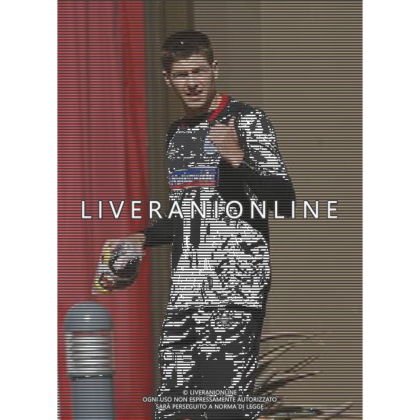 Steven Gerrard arrives for training with a cuddly toy , England Open training session, FIFA World Cup 2010, Royal Bafokeng Sports Campus, Rustenburg, South Africa, Date 09062010 Picture by Marc Atkins Mobile +27 8200 97621 (IPS PHOTO AGENCY) /Agenzia Aldo Liverani Sas - ITALY ONLY - ALLENAMENTO PRE-MONDIALI DELLA NAZIONALE DELL\'INGHILTERRA NEL RITIRO DI RUSTENBURG IN SUD AFRICA 09/05/2010