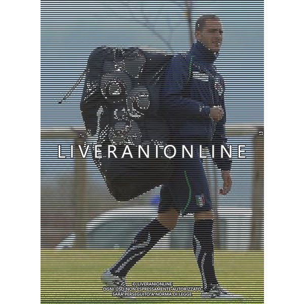 Campionati Mondiali Sud Africa 2010 Irene-Johannesburg - 10.06.2010 Allenamento e Coferenza Stampa Nazionale Italiana Nella Foto:bonucci leonardo con la sacca dei palloni /Ph.Vitez-Ag. Aldo Liverani