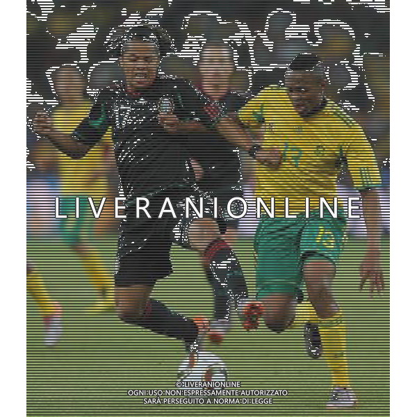 Fifa World Cup Sud Africa 2010 Match #1 Johannesburg (Soccer City Stadium) - 11.06.2010 Sud Africa-Messico Nella Foto:dos santos-dikgacoi /Ph.Vitez-Ag. Aldo Liverani