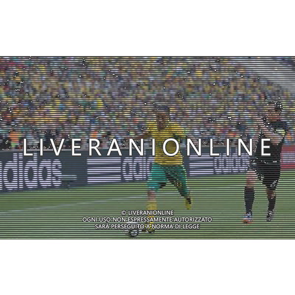 Fifa World Cup Sud Africa 2010 Match #1 Johannesburg (Soccer City Stadium) - 11.06.2010 Sud Africa-Messico Nella Foto:Pienaar Steven-Torrado Gerardo /Ph.Vitez-Ag. Aldo Liverani