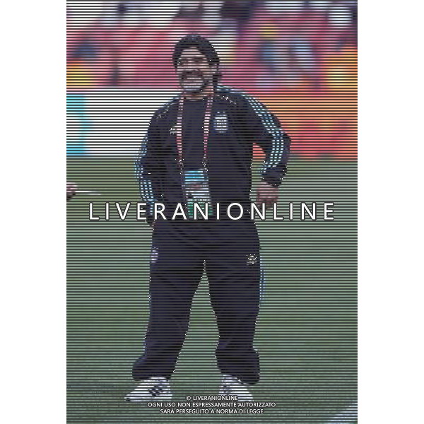 12.06.2010 Fussball, CALCIO WM 2010 Sudafrika, Weltmeisterschaft, 2010 FIFA WORLD CUP SOUTH AFRICA, Spiel 03, Match 03, ARG - NGA, Argentinia - Nigeria, Argentinien - Nigerien, nella foto Trainer Diego MARADONA ph firo/ AG ALDO LIVERANI SAS ITALY ONLY