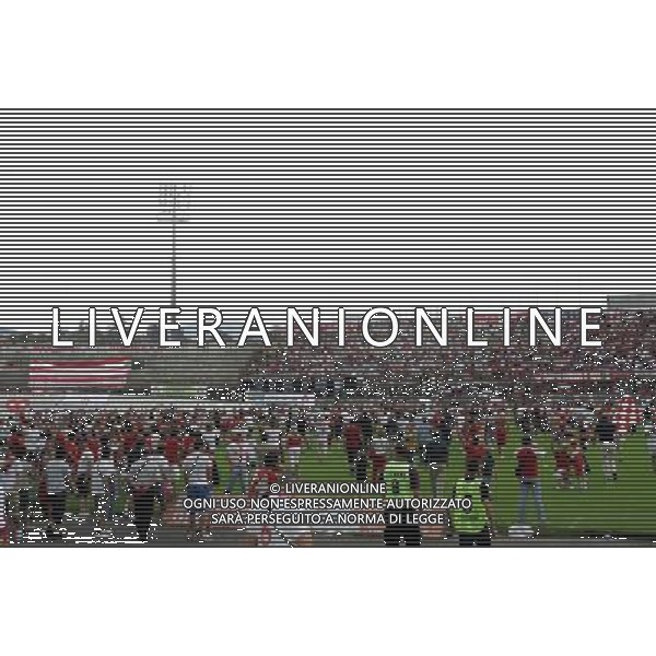 VARESE-CREMONESE PLAY-OFF DI RITORNO 13/06/2010 NELLA FOTO invasione di campo FOTO MARCO LUZZANI-AG ALDO LIVERANI