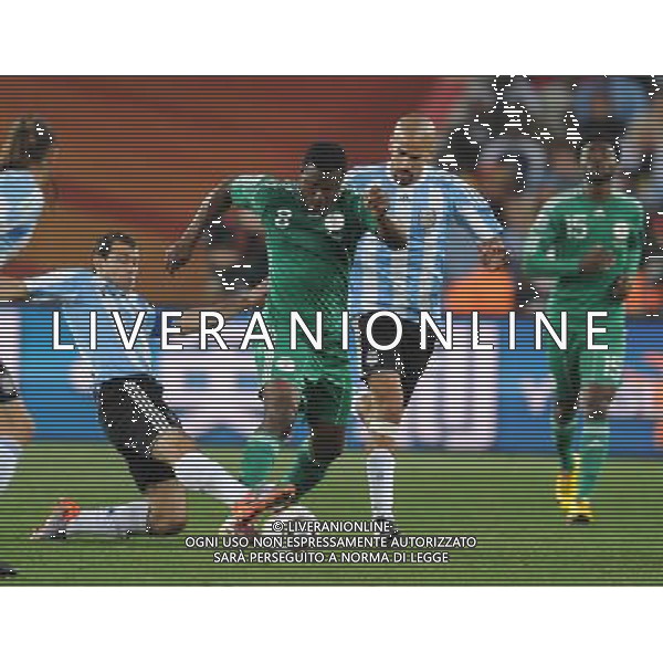 (100612) -- JOHANNESBURG, June 12, 2010 () -- Yakubu Ayegbeni of Nigeria (C) breaks through during a group B first round match against Argentina at the 2010 FIFA World Cup at Ellis Park stadium in Johannesburg, South Africa, on June 12, 2010. (/Wang Yuguo) (xm) ©Photoshot/Agenzia Aldo Liverani Sas - ITALY ONLY - ARGENTINA- USA FIFA WORLD CUP CAMPIONATI MONDIALI SUD AFRICA 2010
