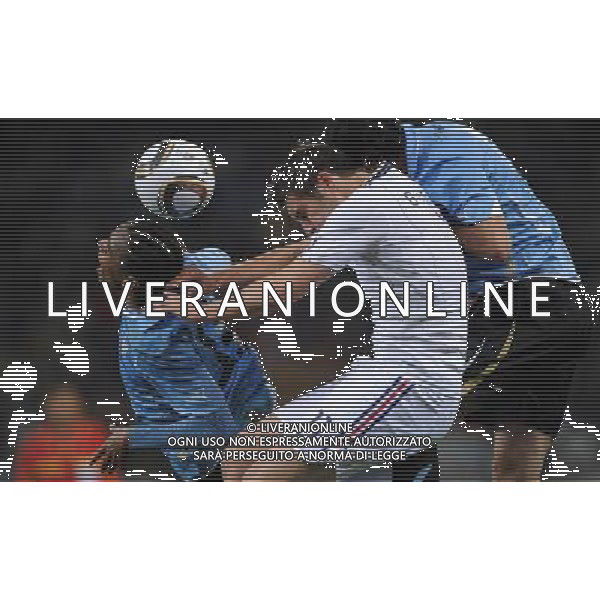 (100612) -- CAPE TOWN, June 12, 2010 () -- French Andre-Pierre Gignac (C) heads the ball during a Group A match of the 2010 World Cup between France and Uruguay at Green Point stadium in Cape Town, South Africa, on June 11, 2010. The match ended with a draw 0-0. (/Yang Lei) (dx) ©Photoshot/Agenzia Aldo Liverani Sas - ITALY ONLY - FRANCIA - URUGUAY FIFA WORLD CUP CAMPIONATI MONDIALI SUD AFRICA 2010