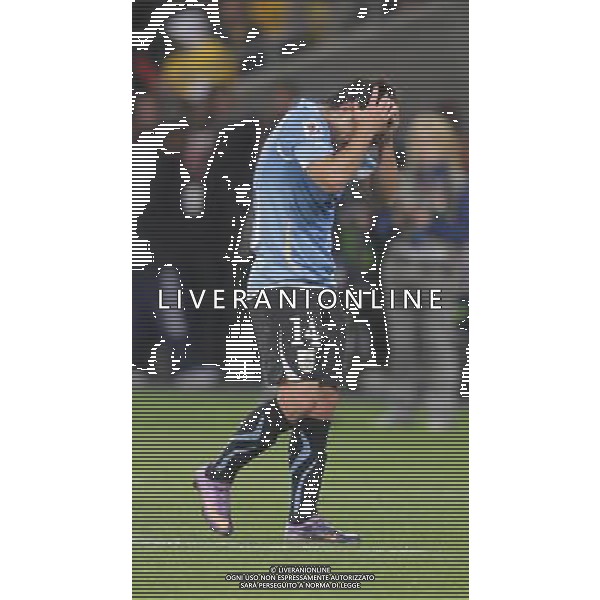 (100612) -- CAPE TOWN, June 12, 2010 () -- Nicolas Lodeiro of Uruguay leaves the pitch after being given the red card during a Group A match of the 2010 FIFA World Cup between Uruguay and France at Green Point stadium in Cape Town, South Africa, on June 11, 2010. The match ended with a 0-0 draw. (/Xing Guangli) (kh) ©Photoshot/Agenzia Aldo Liverani Sas - ITALY ONLY - FRANCIA - URUGUAY FIFA WORLD CUP CAMPIONATI MONDIALI SUD AFRICA 2010