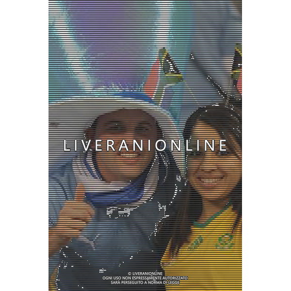 (100612) -- CAPE TOWN, June 12, 2010 () -- Spectators pose for the photographer before a Group A match of the 2010 FIFA World Cup between France and Uruguay at the Green Point stadium in Cape Town, South Africa, on June 11, 2010. (/Xing Guangli) (dx) ©Photoshot/Agenzia Aldo Liverani Sas - ITALY ONLY - FRANCIA - URUGUAY FIFA WORLD CUP CAMPIONATI MONDIALI SUD AFRICA 2010