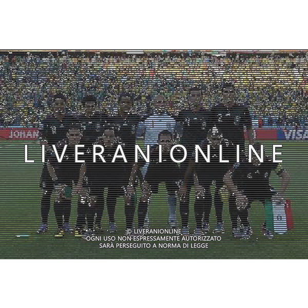 (100611) -- JOHANNESBURG, June 11, 2010 () -FORMAZIONE MESSICO - Mexico\'s players pose for photos before a group A match of the 2010 FIFA World Cup against South Africa at Soccer City stadium in Soweto, suburban Johannesburg, on June 11, 2010. The match ended with a 1-1 tie. (/Wang Yuguo) (ly) ©Photoshot/Agenzia Aldo Liverani Sas - ITALY ONLY: SUDAFRICA - MESSICO FIFA WORLD CUP CAMPIONATI MONDIALI SUD AFRICA 2010