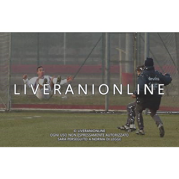 BRESSO (MI) 27/1/2004 INTER-SALERNITANA COPPA ITALIA PRIMAVERA 2003/2004 NELLA FOTO LA CAPRIOLA DEL GIOCATORE DELLA SALERNITANA DE CRESCENZO DOPO IL GOL DEL PAREGGIO* FOTO MARIO ROMANO/AG ALDO LIVERANI