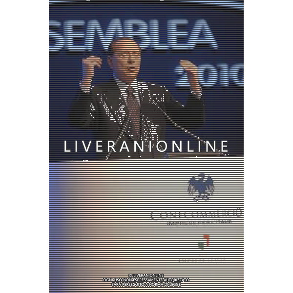 ROMA, 16 GIUGNO 2010 ASSEMBLEA CONFCOMMERCIO 2010 NELLA FOTO: SILVIO BERLUSCONI © AG. ALDO LIVERANI SAS