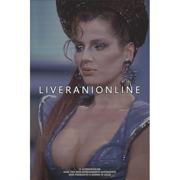 Tini Cansino showgirl anni \'80 NELLA FOTO NELLA TRASMISSIONE \'DRIVE IN\' ph archivio ag ALDO LIVERANI SAS