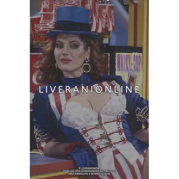Tini Cansino showgirl anni \'80 NELLA FOTO NELLA TRASMISSIONE \'DRIVE IN\' ph archivio ag ALDO LIVERANI SAS