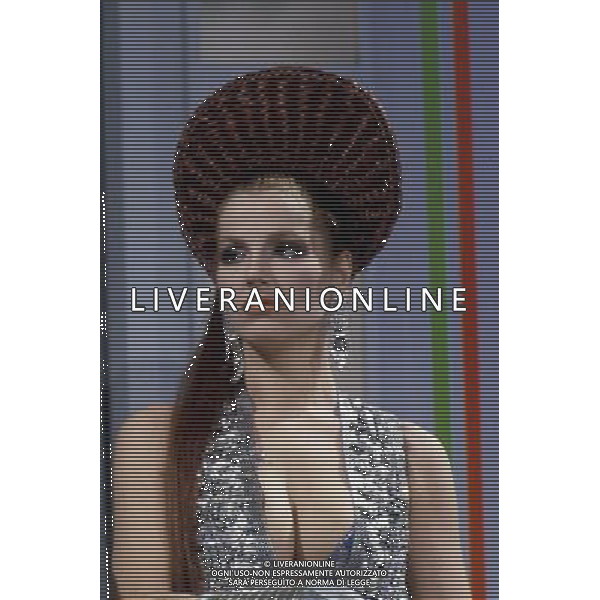 Tini Cansino showgirl anni \'80 NELLA FOTO NELLA TRASMISSIONE \'DRIVE IN\' ph archivio ag ALDO LIVERANI SAS