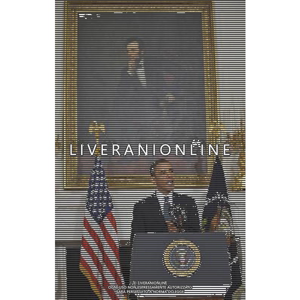 (100616) -- WASHINGTON, June 16, 2010 () -- U.S. President Barack Obama speaks to the media after meeting with BP executives at the White House in Washington D.C., the United States, June 16, 2010. U.S. President Barack Obama on Wednesday announced that British oil giant BP has agreed to put about 20 billion U.S. dollars into an escrow account for claims related to the Gulf of Mexico oil spill. (/Zhang Jun) (zw) ©Photoshot/Agenzia Aldo Liverani Sas - ITALY ONLY - WASHINGTON: CARL-HENRIC SVANBERG Presidente della BP incontra il Presidente Americano Barack Obama alla Casa Bianca