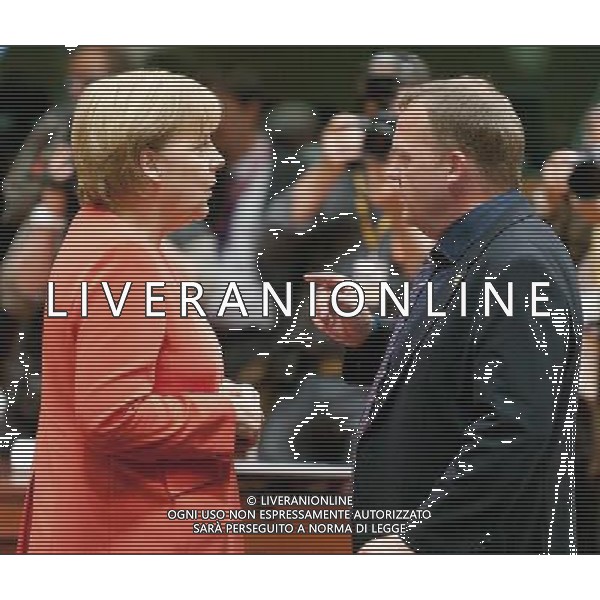 (100617) -- BRUSSELS, June 17, 2010 -- German Chancellor Angela Merkel (L) talks with Danish Prime Minister Lars Lokke Rasmussen during the European Union (EU) summit in Brussels June 17, 2010. Thierry Monasse) (nxl) ©Photoshot/Agenzia Aldo Liverani Sas - ITALY ONLY - Bruxelles: Vertice dei Leaders dell\'Unione Europea (UE) per adottare formalmente nuova strategia per la crescita e l\'occupazione per i prossimi 10 anni