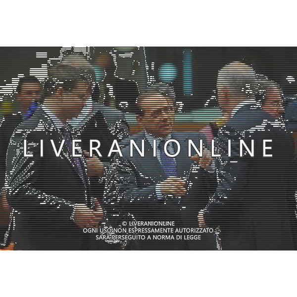 (100617) -- BRUSSELS, June 17, 2010 -- Latvian Prime Minister Valdis Dombrovskis (L), Italian Prime Minister Silvio Berlusconi (C) and Portuguese Prime Minister Jose Socrates attend the European Union (EU) summit in Brussels June 17, 2010. Wu Wei) (nxl) ©Photoshot/Agenzia Aldo Liverani Sas - ITALY ONLY - Bruxelles: Vertice dei Leaders dell\'Unione Europea (UE) per adottare formalmente nuova strategia per la crescita e l\'occupazione per i prossimi 10 anni