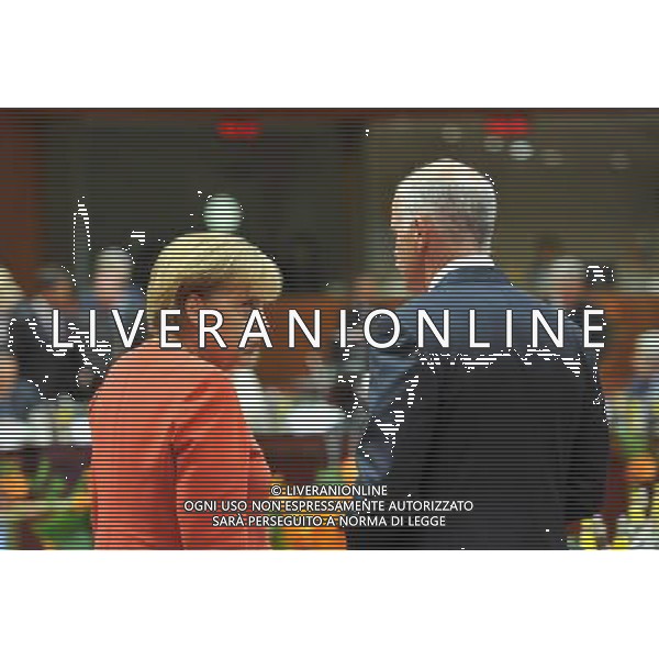 (100617) -- BRUSSELS, June 17, 2010 -- German Chancellor Angela Merkel (L) talks with Greek Prime Minister Georgios Papandreou during the European Union (EU) summit in Brussels June 17, 2010. Wu Wei) (nxl) ©Photoshot/Agenzia Aldo Liverani Sas - ITALY ONLY - Bruxelles: Vertice dei Leaders dell\'Unione Europea (UE) per adottare formalmente nuova strategia per la crescita e l\'occupazione per i prossimi 10 anni
