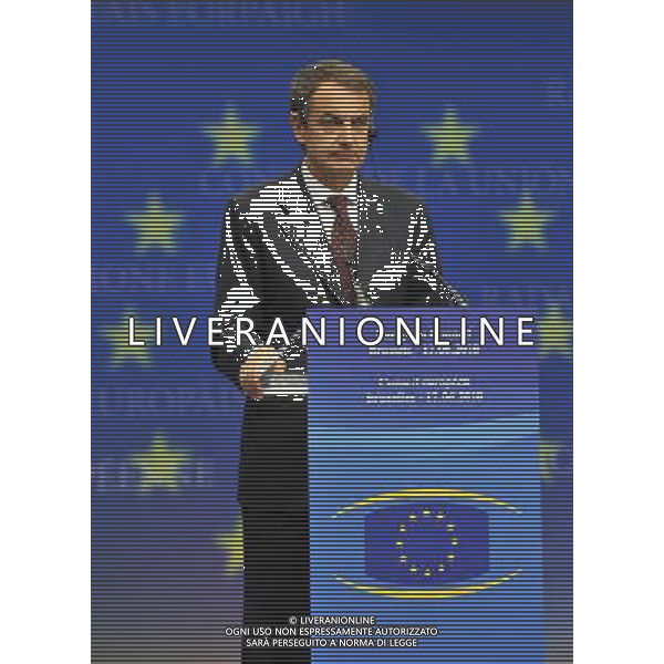 (100617) -- BRUSSELS, June 17, 2010 -- Spain\'s Prime Minister Jose Luis Rodriguez Zapatero attends a press conference after the European Union (EU) Summit at the EU headquarters in Brussels, capital of Belgium, on June 17, 2010. Zapatero on Thursday dismissed recent rumors that the country was seeking outside financial aid to counter a Greek-style financial crisis. Wu Wei) (zw) ©Photoshot/Agenzia Aldo Liverani Sas - ITALY ONLY - Bruxelles: Vertice dei Leaders dell\'Unione Europea (UE) per adottare formalmente nuova strategia per la crescita e l\'occupazione per i prossimi 10 anni