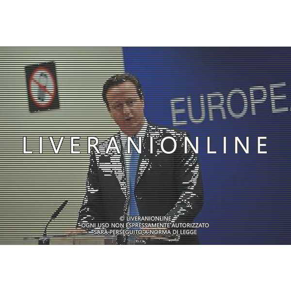 (100617) -- BRUSSELS, June 17, 2010 -- British Prime Minister David Cameron attends a press conference after the EU Summit at the EU headquarters in Brussels, capital of Belgium, on June 17, 2010. European Union (EU) leaders formally adopted the bloc\'s new strategy for growth and jobs for the next 10 years at their one-day summit on Thursday. Wu Wei) (zw) ©Photoshot/Agenzia Aldo Liverani Sas - ITALY ONLY - Bruxelles: Vertice dei Leaders dell\'Unione Europea (UE) per adottare formalmente nuova strategia per la crescita e l\'occupazione per i prossimi 10 anni