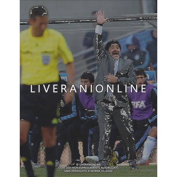 (100617) -- JOHANNESBURG, June 17, 2010 -- Diego Maradona (R), head coach of Argentina, instructs players during a 2010 World Cup Group B match between Argentina and South Korea at the Soccer City stadium in Soweto, suburban Johannesburg, South Africa, on June 17, 2010. Argentina beat South Korea 4-1. Wang Yuguo) (zc) ©Photoshot/Agenzia Aldo Liverani Sas - ITALY ONLY - ARGENTINA - COREA DEL SUD FIFA WORLD CUP CAMPIONATI MONDIALI SUD AFRICA 2010