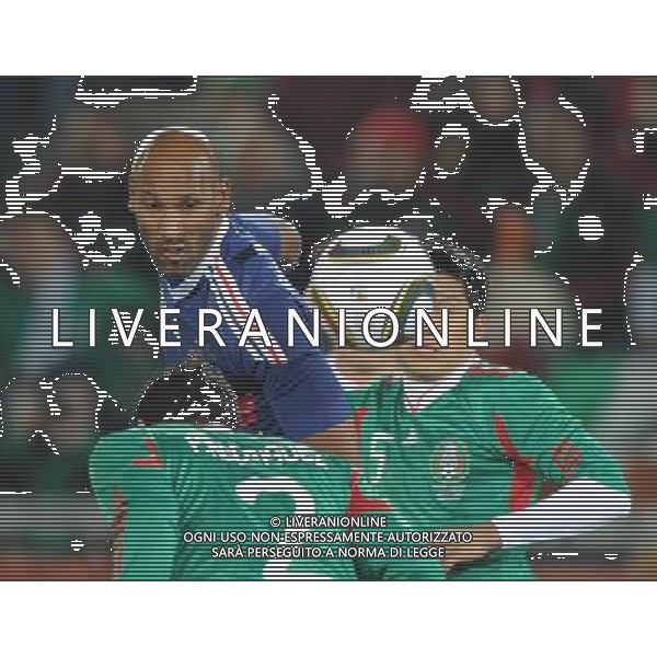 (100618) -- POLOKWANE, June 18, 2010 -- France\'s Nicolas Anelka (Top) heads the ball during a 2010 World Cup Group A match against Mexico at the Peter Mokaba stadium in Polokwan, South Africa, on June 17, 2010. Li Ga) (kh) ©Photoshot/Agenzia Aldo Liverani Sas - ITALY ONLY - FRANCIA - MESSICO FIFA WORLD CUP CAMPIONATI MONDIALI SUD AFRICA 2010