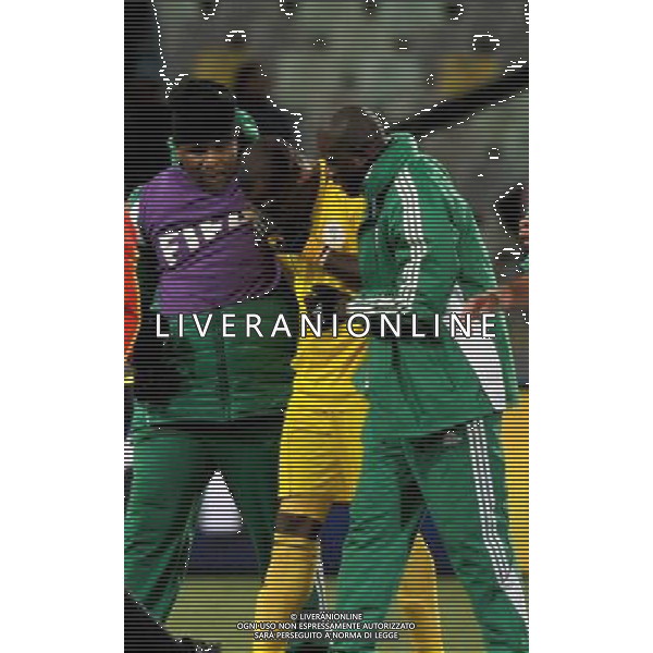 (100617) -- BLOEMFONTEIN, June 17, 2010 -- Nigeria\'s goalkeeper Vincent Enyeama (C) reacts after losing a 2010 World Cup Group B match between Greece and Nigeria at the Free State Stadium in Bloemfontein, South Africa, on June 17, 2010. Nigeria lost the match 1-2. Xu Suhui) (zc) ©Photoshot/Agenzia Aldo Liverani Sas - ITALY ONLY - GRECIA - NIGERIA FIFA WORLD CUP CAMPIONATI MONDIALI SUD AFRICA 2010