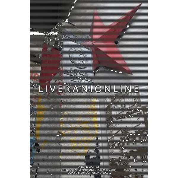 BERLINO 185/06/2010 NELLA FOTO IL MURO DI BERLINO CHECKPOINT CHARLIE FOT. PIOTR KUCZA/NEWSPIX.PL-AG ALDO LIVERANI ONLY ITALY