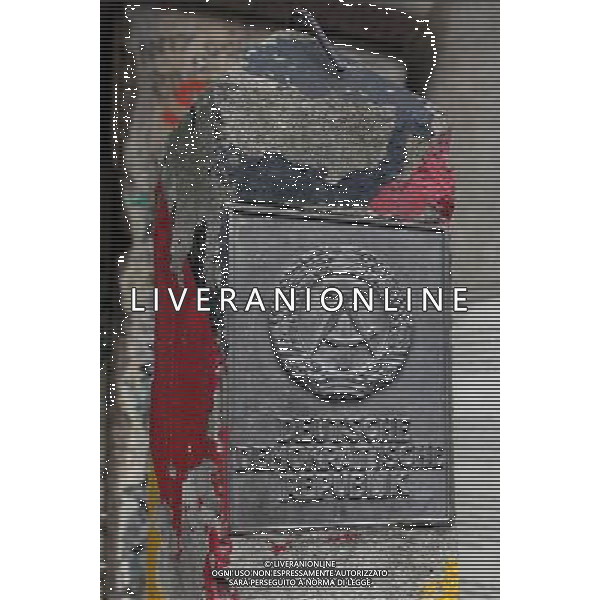 BERLIN 15.06.2010 NIEMCY - STOLICA --- GERMANY - CAPITOL CITY MUR BERLINSKI --- BERLINER MAUER --- BERLIN WALL CHECKPOINT CHARLIE FOT. PIOTR KUCZA/NEWSPIX.PL --- Newspix.pl *** Local Caption *** www.newspix.pl mail us: info@newspix.pl call us: 0048 022 23 22 222 --- Polish Picture Agency by Axel Springer Poland