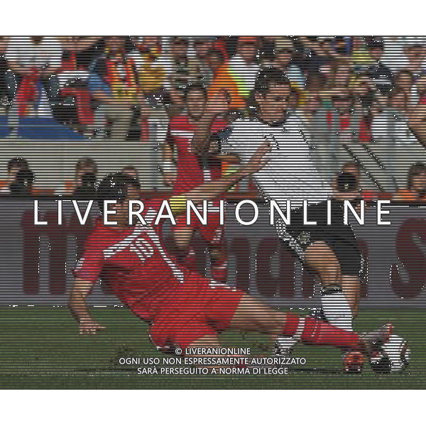calcio 18.06.2010 fifa world cup 2010 germania serbia 2010 FIFA WORLD CUP SOUTH AFRICA, girone d Match 21, GER-SRB, Germany-Serbia, Deutschland-Serbien, nella foto STANKOVIC - KLOSE ph firo/ag aldo liverani sas only italy 