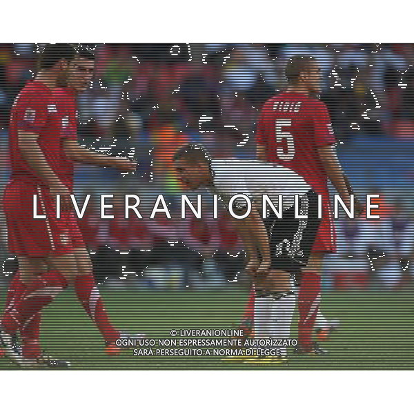calcio 18.06.2010 fifa world cup 2010 germania serbia 2010 FIFA WORLD CUP SOUTH AFRICA, girone d Match 21, GER-SRB, Germany-Serbia, Deutschland-Serbien, nella foto la delusione di podolski dopo il rigore fallito ph FIRO/ag aldo liverani sas only italy 