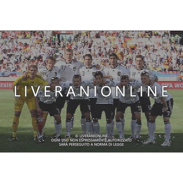 CALCIO SPORT 18.06.2010 WM 2010 Sudafrika 2010 FIFA WORLD CUP SOUTH AFRICA, Spiel 21, Match 21, germania serbia GER-SRB, Germany-Serbia, Deutschland-Serbien, 0:1 NELLA FOTO Manuel NEUER, GER, Arne FRIEDRICH, GER, Sami KHEDIRA, GER, Bastian SCHWEINSTEIGER, GER, Mesut OEZIL, OZIL, GER, Lukas PODOLSKI, GER, Miroslav KLOSE, GER, Thomas MULLER, Holger BADSTUBER, GER, Philipp LAHM, GER, Per MERTESACKER, GER ph firo/ AG ALDO LIVERANI SAS ONLY ITALY