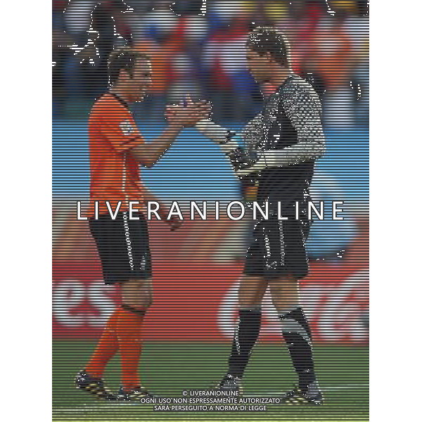 CALCIO SPORT 19.06.2010 coppa del mondo WM 2010 Sudafrica olanda giappone 2010 FIFA WORLD CUP SOUTH AFRICA, Match 25, NED-JPN, Netherlands-Japan, Niederlande, Holland-Japan, nella foto Joris MATHIJSEN, NED, Torwart Maarten STEKELENBURG ph firo/ AG ALDO LIVERANI SAS ITALY ONLY