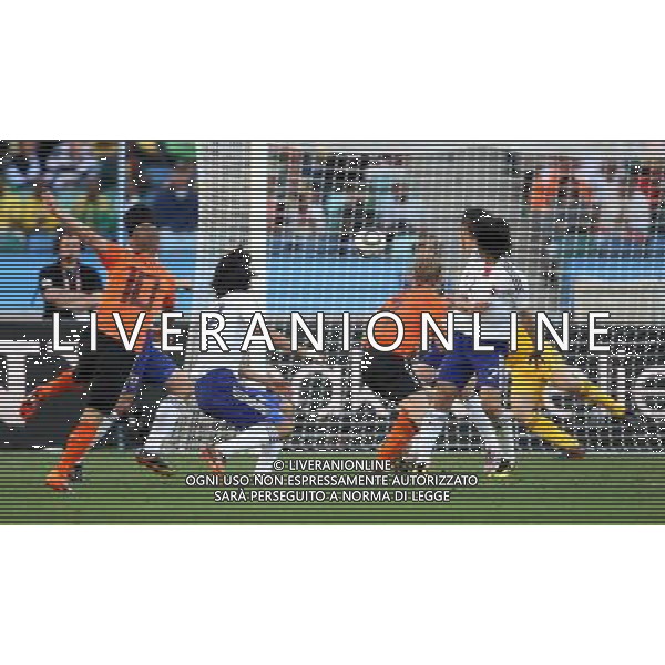 firo : CALCIO SPORT 19.06.2010 coppa del mondo WM 2010 Sudafrica olanda giappone 2010 FIFA WORLD CUP SOUTH AFRICA, Match 25, NED-JPN, Netherlands-Japan, Niederlande, Holland-Japan, nella foto il gol di Wesley SNEIJDER ph firo/ AG ALDO LIVERANI SAS ITALY ONLY