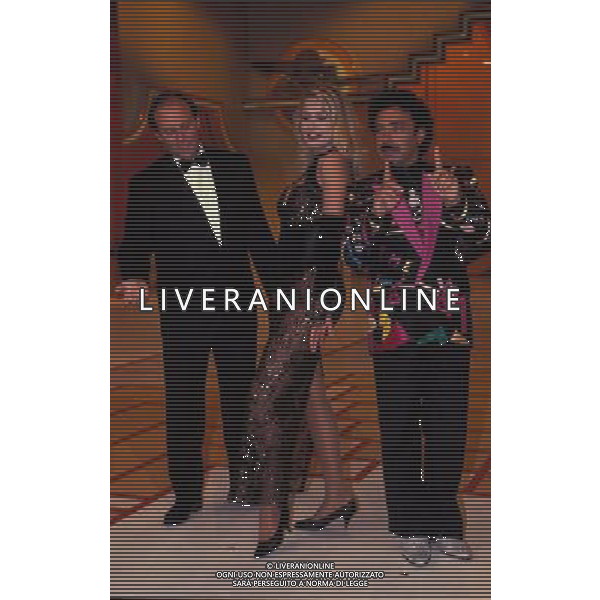 TRASMISSIONE TELEVISIVA\'LA GRANDE SFIDA 1993 NELLA FOTO GERRY SCOTTI-NINO FRASSICA-VALERIA MARINI AG ALDO LIVERANI