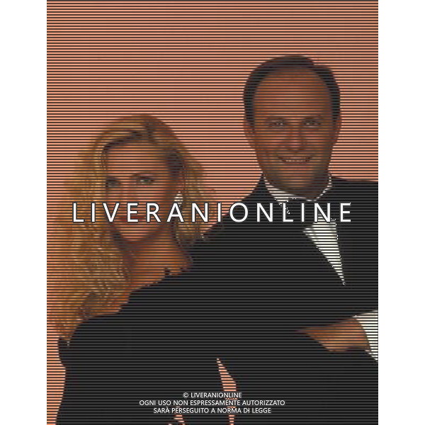 TRASMISSIONE TELEVISIVA LA GRANDE SFIDA 1993 NELLA FOTO GERRY SCOTTI-RAMONA DELLÔABBATE AG ALDO LIVERANI