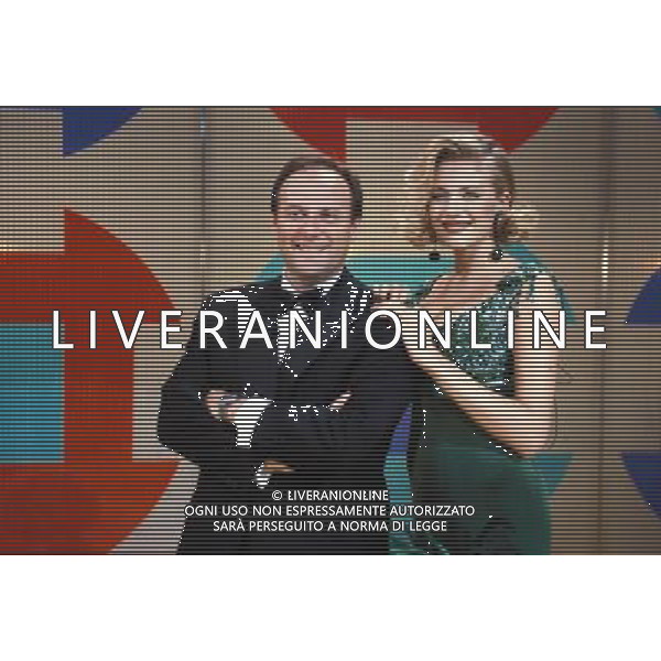 TRASMISSIONE TELEVISIVA\'LA GRANDE SFIDAÒ1993 NELLA FOTO GERRY SCOTTI-NATASHA STEFANENKO AG ALDO LIVERANI