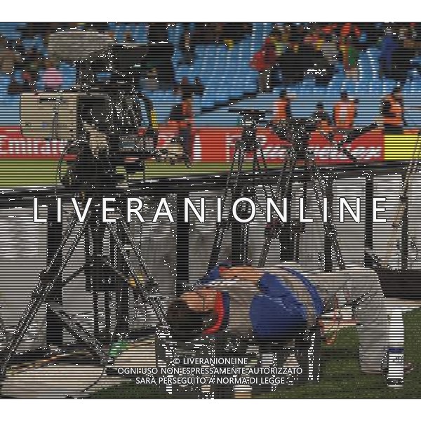 Fifa World Cup Sud Africa 2010 Match #26 Tshwane/Pretoria (Lotus Versfeld Stadium) - 19.06.2010 Camerun-Danimarca Nella Foto:Tv Cameramen-Riposo /Ph.Vitez-Ag. Aldo Liverani