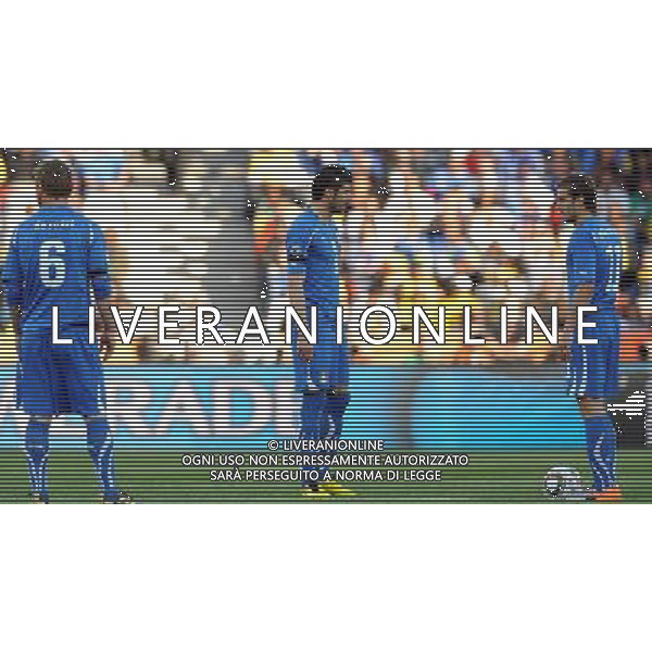 Fifa World Cup Sud Africa 2010 Match #28 Nelspruit (Mbombela Stadium) - 20.06.2010 Italia-Nuova Zelanda Nella Foto: la delusione di vincenzo iaquinta, alberto gilardino e daniele de rossi dopo il gol di smeltz - palla a centro campo /Ph.Vitez-Ag. Aldo Liverani